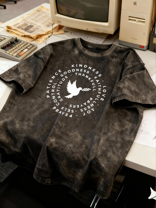 Men's retro-style pure cotton T-shirt with a dove of peace design - 100% pure cotton, short sleeves, crew neck, machine washable, suitable for casual summer wear.